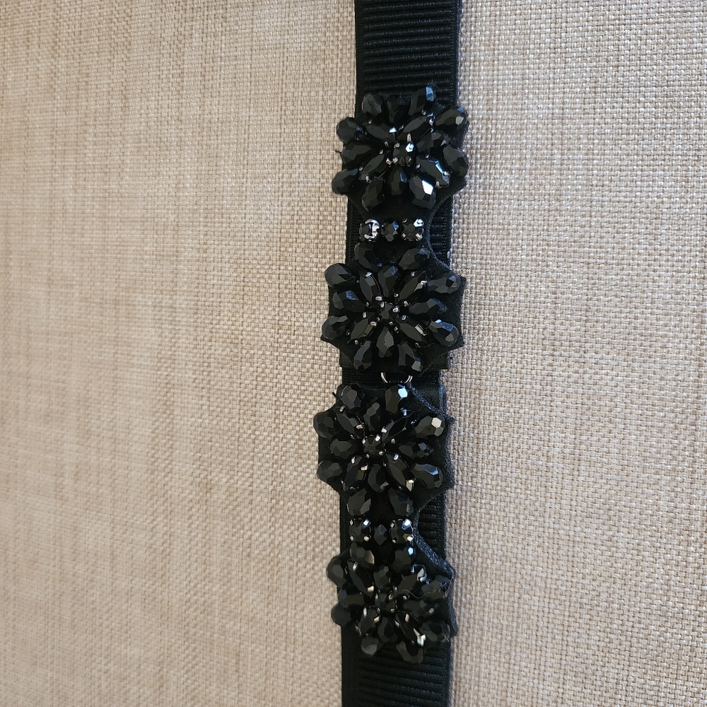 Elastic belt